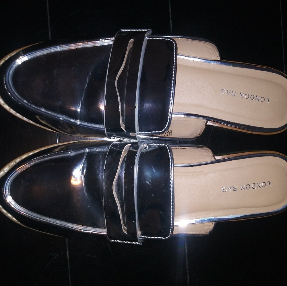 Metallic Slipper - Picture 2 of 3